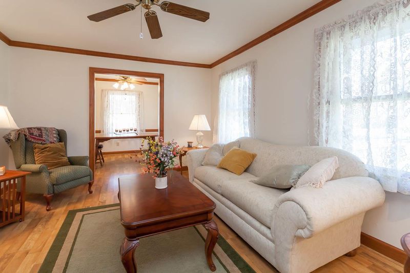 8231 Bells Lake Rd, Apex, NC 27539
