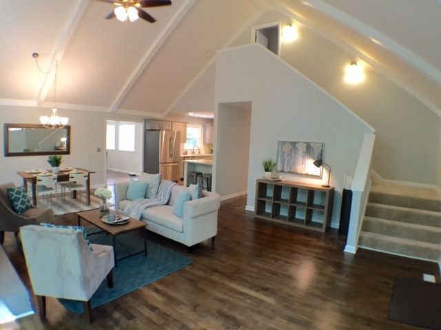8232 Hillside Dr, Raleigh, NC 27612