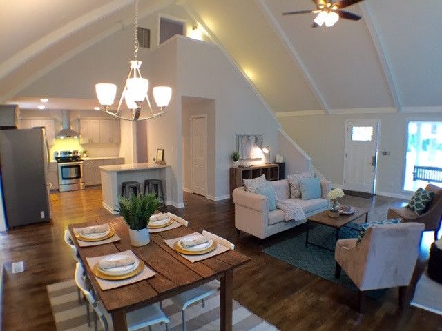 8232 Hillside Dr, Raleigh, NC 27612
