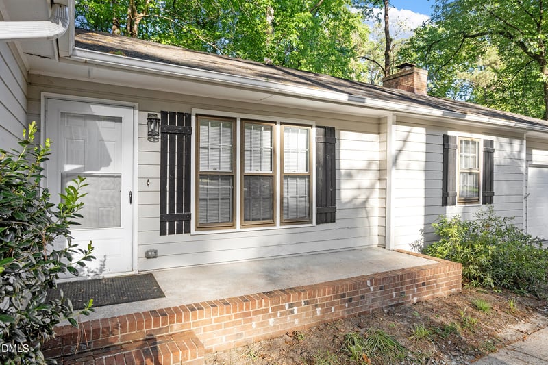 8233 Clear Brook Dr, Raleigh, NC 27615