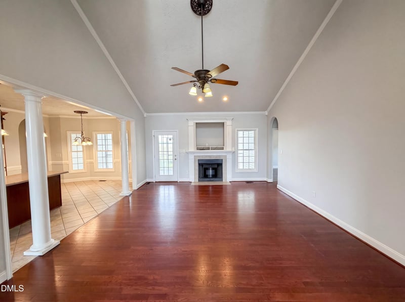 824 Camwheel Dr, Hope Mills, NC 28348
