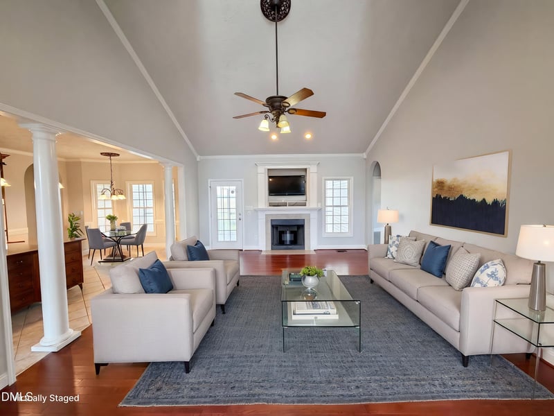 824 Camwheel Dr, Hope Mills, NC 28348