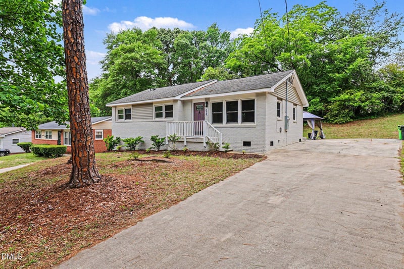 824 Carlisle St, Raleigh, NC 27610