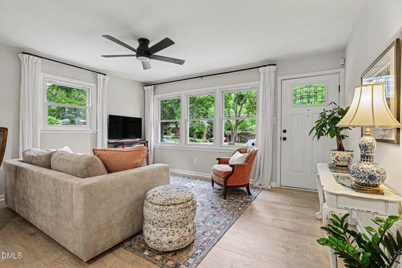 824 Carlisle St, Raleigh, NC 27610