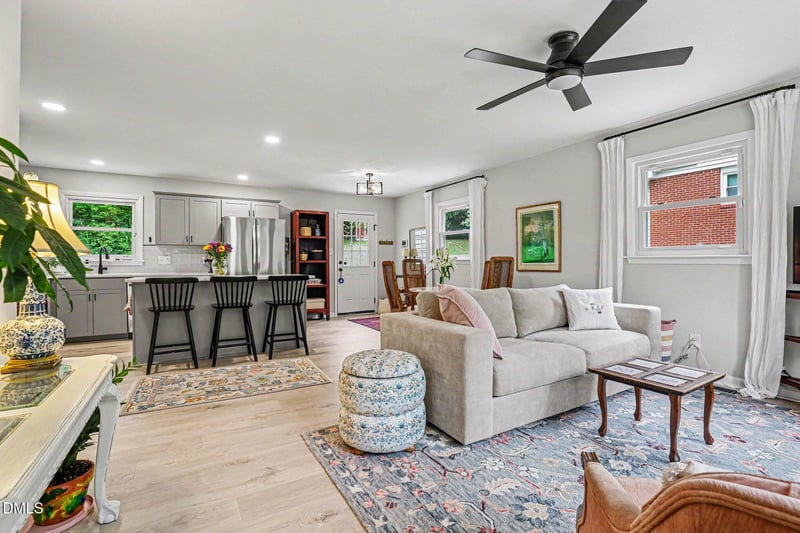 824 Carlisle St, Raleigh, NC 27610