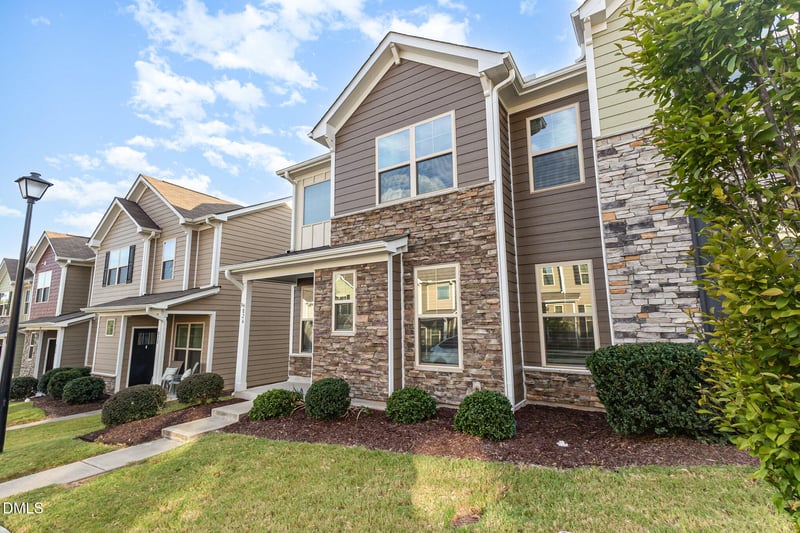 824 Country Downs Rd, Wake Forest, NC 27587