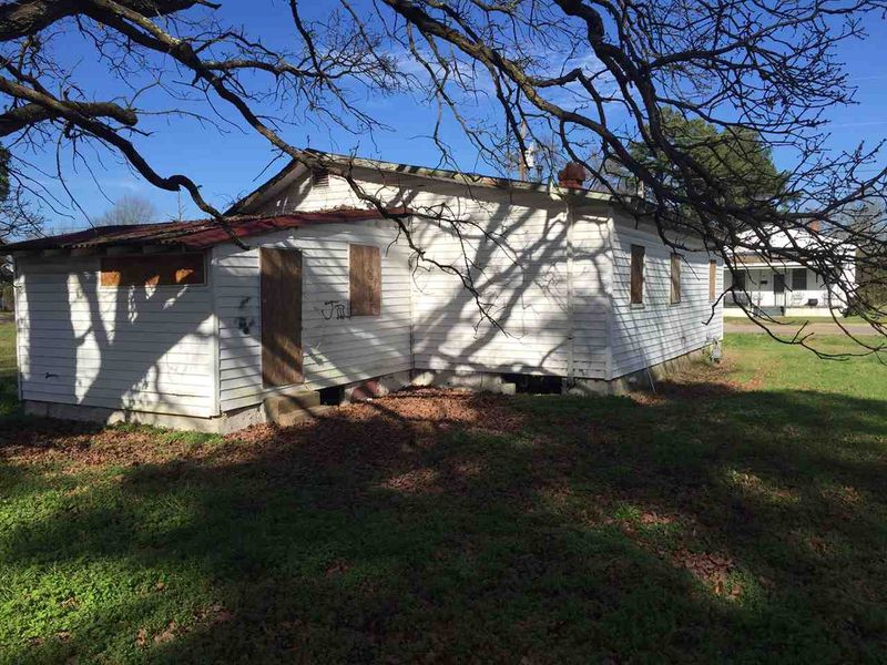 824 E Divine St, Dunn, NC 28334