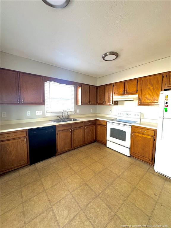 824 Glen Reilly Dr, Fayetteville, NC 28314