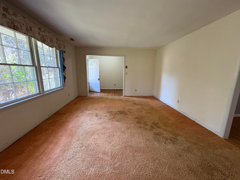 824 Ravenwood Dr, Raleigh, NC 27606