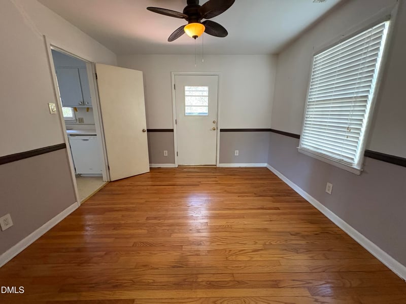 824 Ravenwood Dr, Raleigh, NC 27606