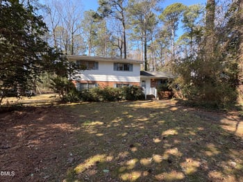 824 Ravenwood Dr, Raleigh, NC 27606