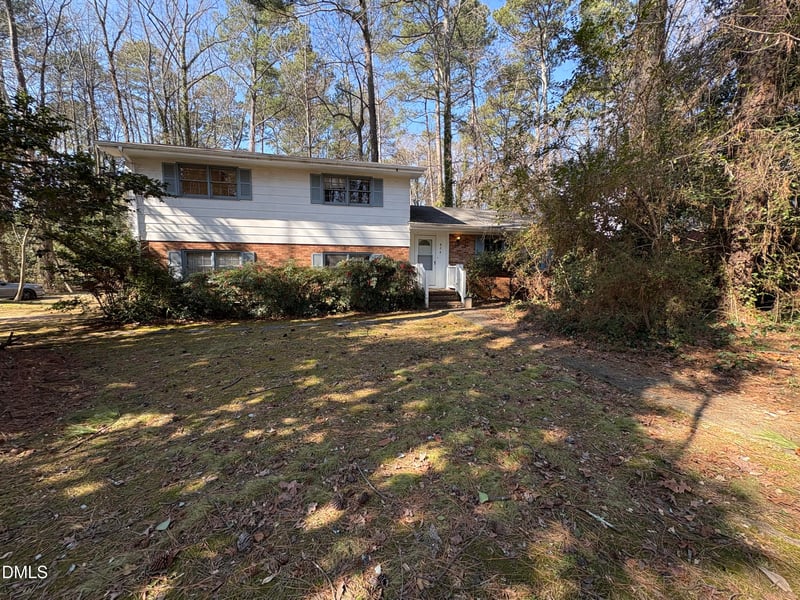 824 Ravenwood Dr, Raleigh, NC 27606
