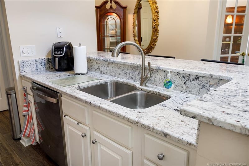 824 Sage Creek Ln, Fayetteville, NC 28305