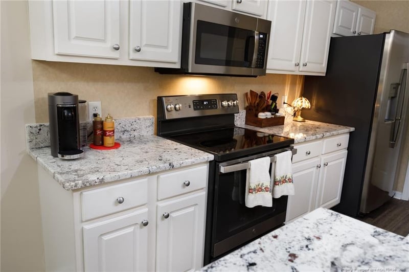 824 Sage Creek Ln, Fayetteville, NC 28305