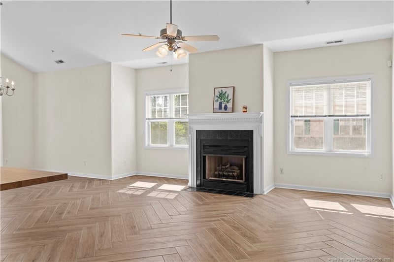 824 Sage Creek Ln, Fayetteville, NC 28305
