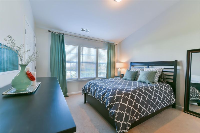 8240 City Loft Ct, Raleigh, NC 27613