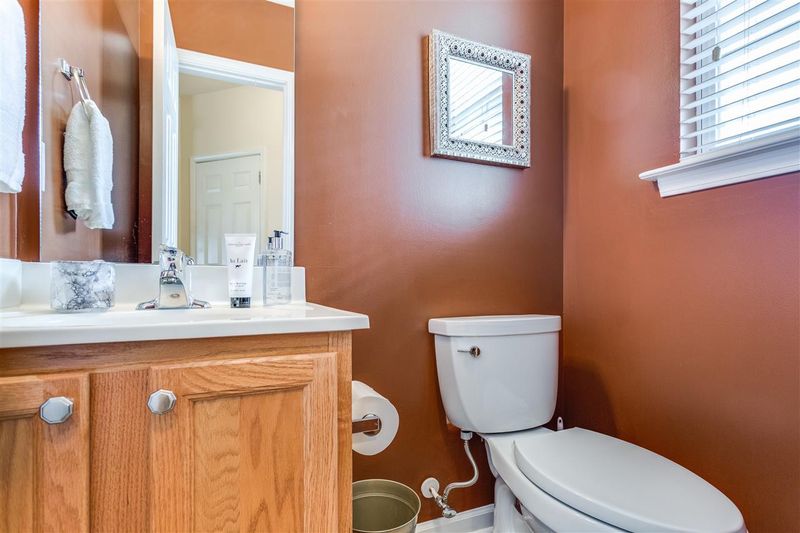 8243 Martello Ln, Raleigh, NC 27613
