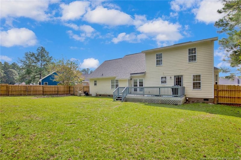 8246 Umstead Rd, Fayetteville, NC 28304