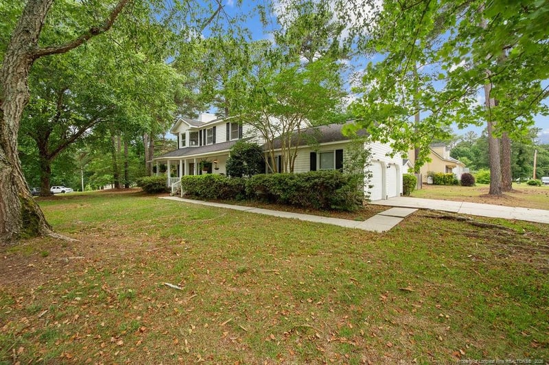 8247 Shoreway Dr, Fayetteville, NC 28304