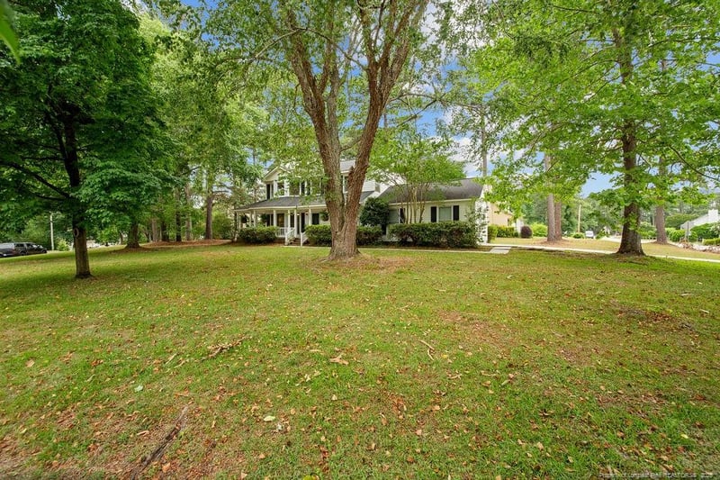 8247 Shoreway Dr, Fayetteville, NC 28304