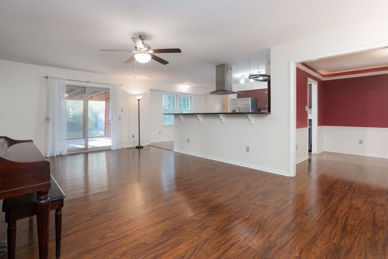 825 S 8th St S, Mebane, NC 27302
