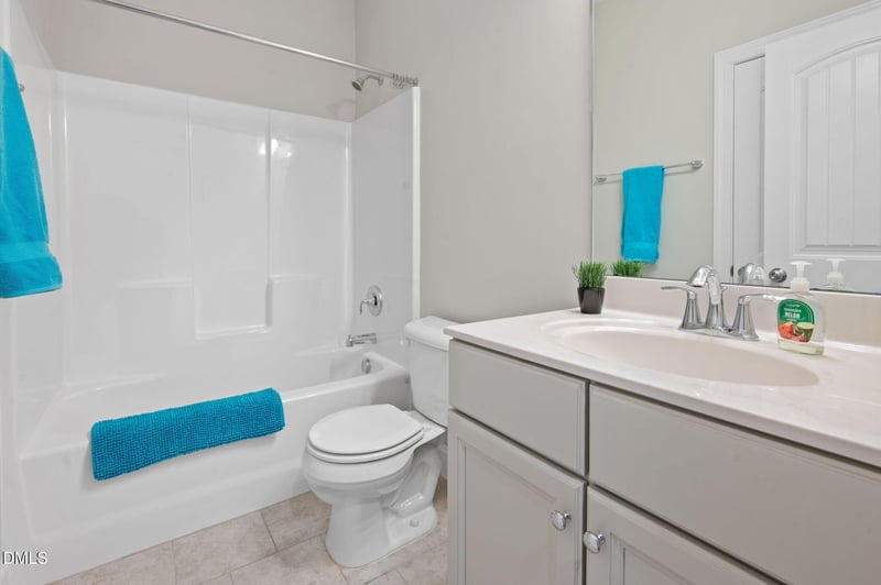 825 Buckner Ct, Fuquay Varina, NC 27526