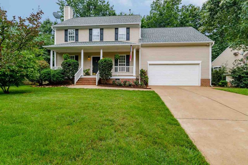 825 Cedar Downs Dr, Raleigh, NC 27607
