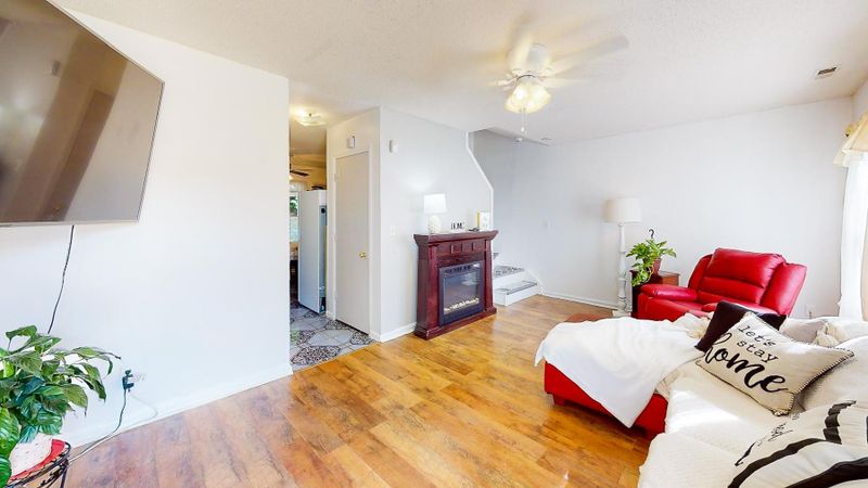 825 Dalewood Dr, Raleigh, NC 27610