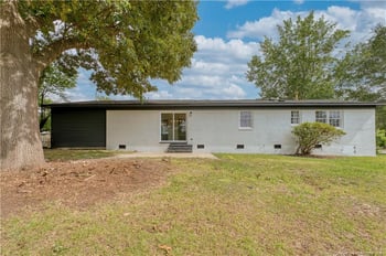 825 Fresno Dr, Fayetteville, NC 28303
