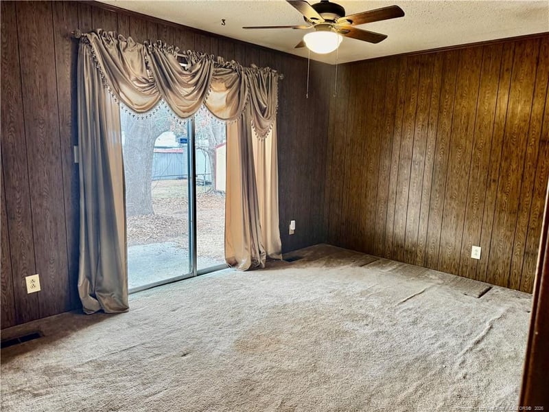 825 Fresno Dr, Fayetteville, NC 28303