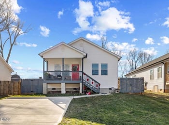 825 Graham St, Burlington, NC 27217