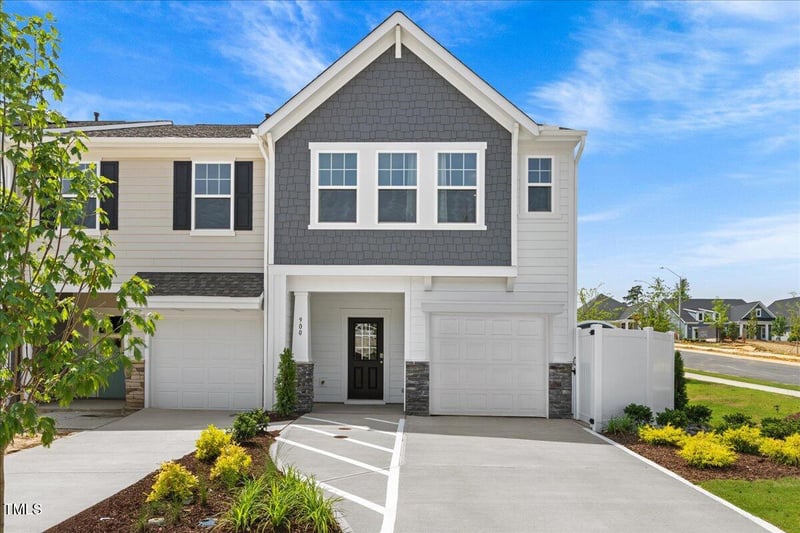 825 Kensley Grove Ln #19, Fuquay Varina, NC 27526