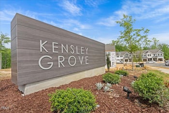 825 Kensley Grove Ln, Fuquay Varina, NC 27526