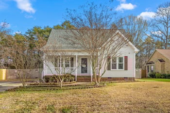 825 Lockesley Ln, Burlington, NC 27217