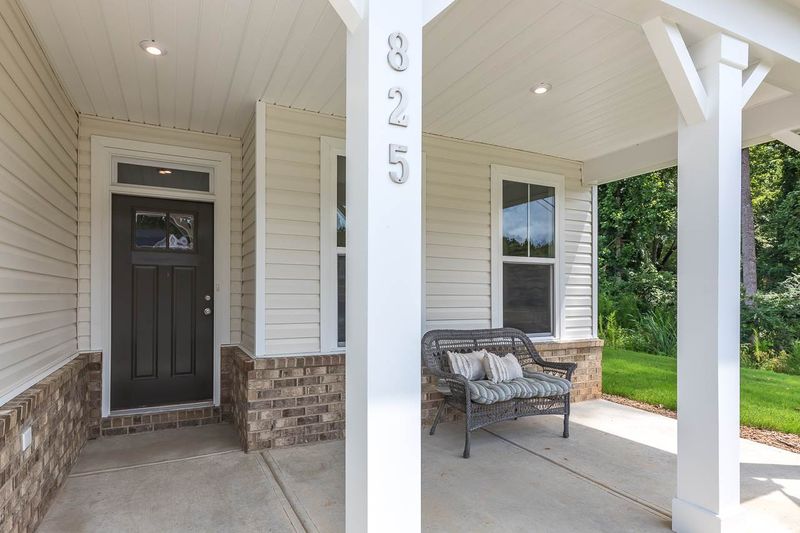 825 Logan Meadow Ct, Fuquay Varina, NC 27526