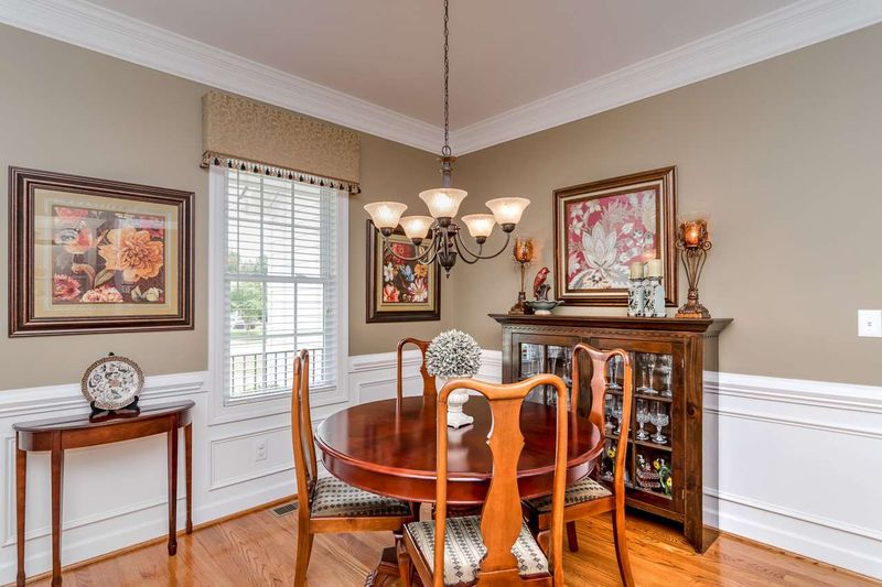 825 Occoneechee Dr, Fuquay Varina, NC 27526