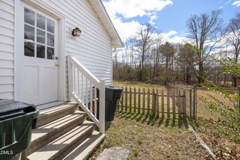 825 Parkwood St, Burlington, NC 27215