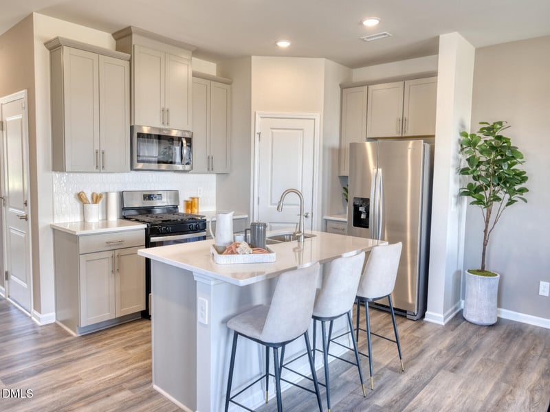 825 Stream View Ct, Mebane, NC 27302