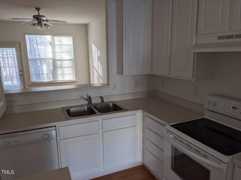 8253 City Loft Ct, Raleigh, NC 27613