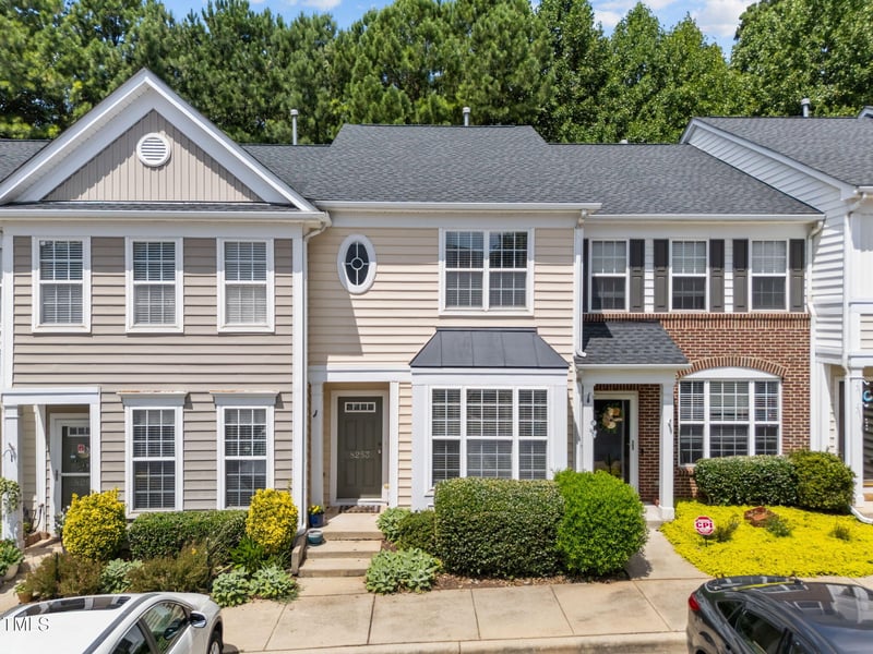 8253 City Loft Ct, Raleigh, NC 27613