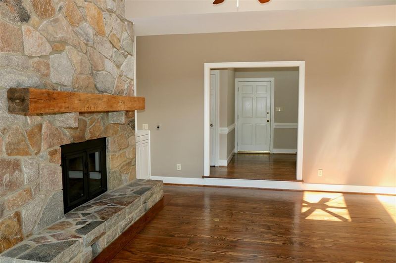 8253 Hillside Dr, Raleigh, NC 27612