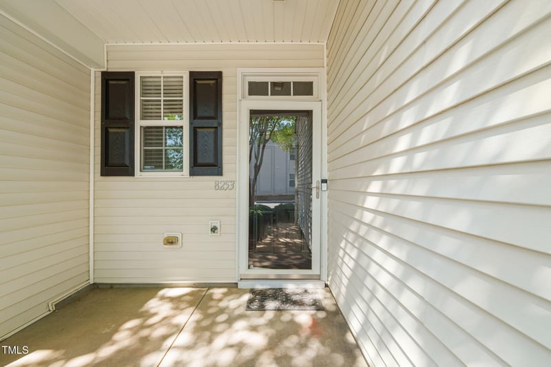 8253 Martello Ln, Raleigh, NC 27613