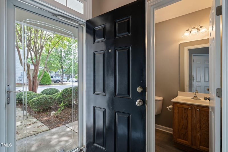 8253 Martello Ln, Raleigh, NC 27613