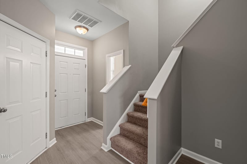 8253 Martello Ln, Raleigh, NC 27613