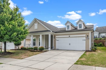 826 Downfield Ln, Fuquay Varina, NC 27526