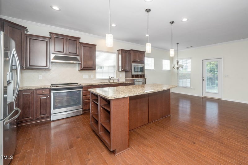 826 Downfield Ln, Fuquay Varina, NC 27526