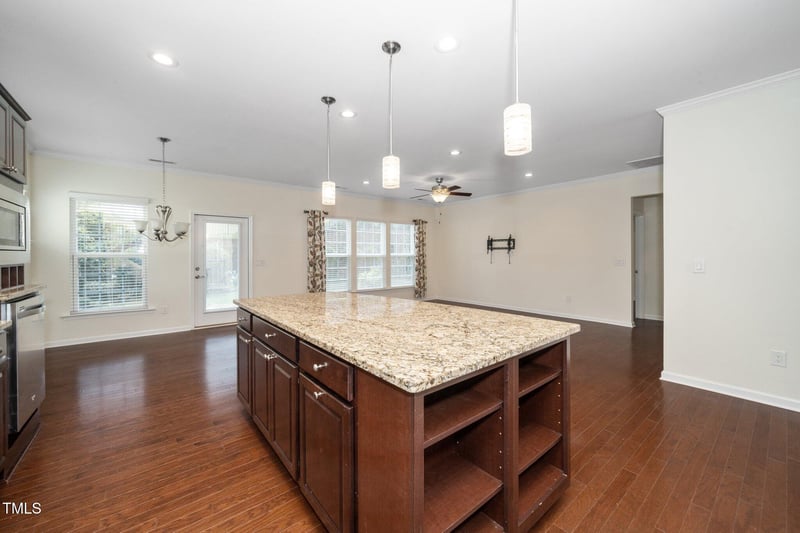 826 Downfield Ln, Fuquay Varina, NC 27526