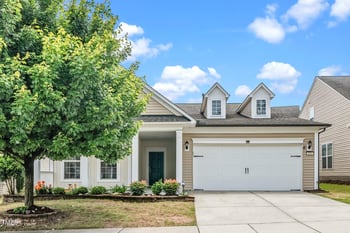 826 Downfield Ln, Fuquay Varina, NC 27526