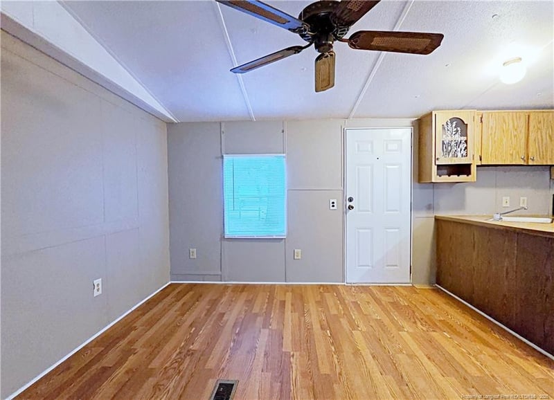 826 Rembrandt Dr, Fayetteville, NC 28314