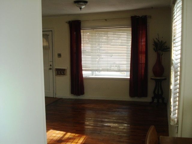 826 Ridgeway Ave, Durham, NC 27701